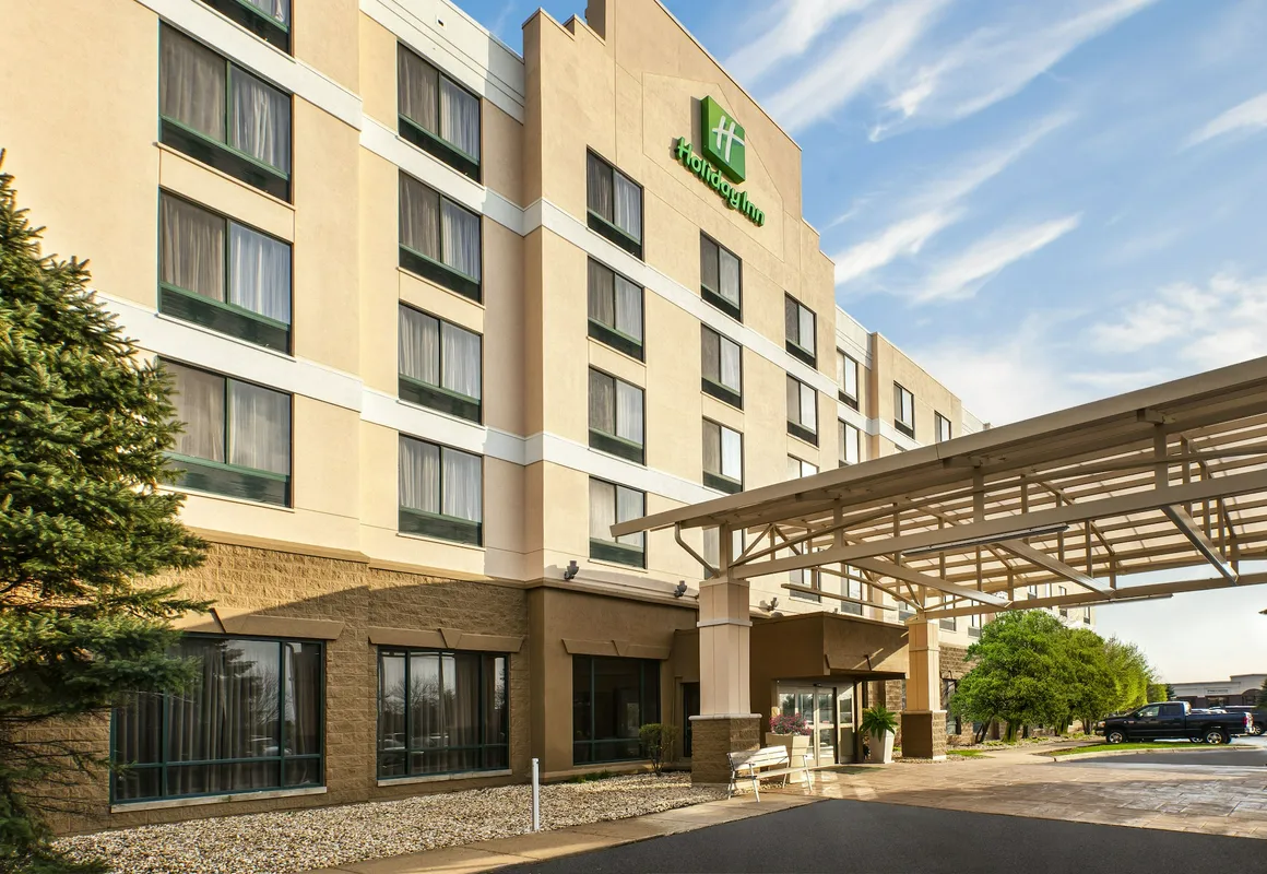 Holiday Inn & Suites Bolingbrook by IHG hotel hero