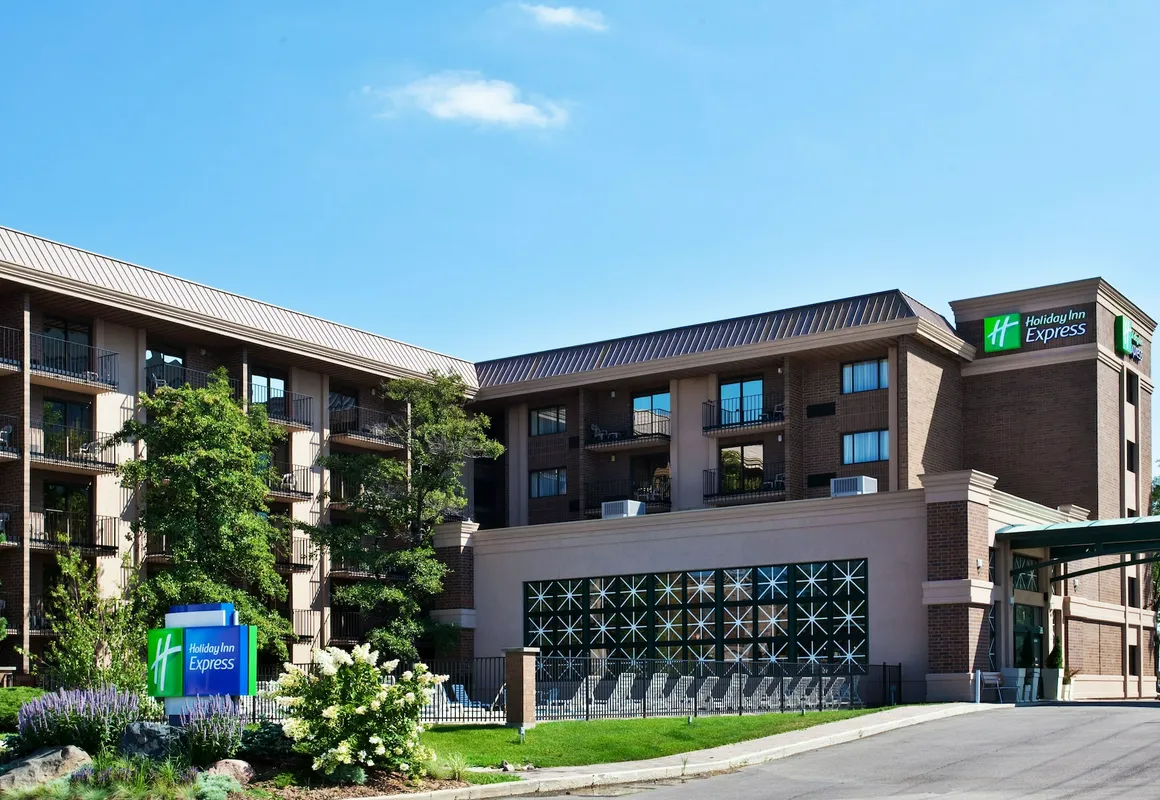 Holiday Inn Express Rolling Meadows - Schaumburg Area by IHG hotel hero