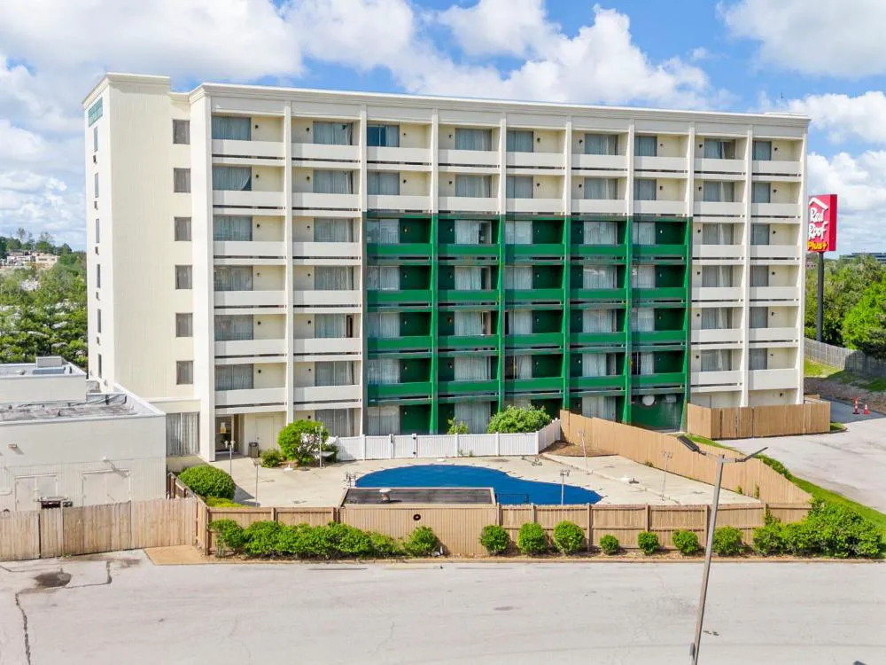 Forest Park Hotel by MDR hotel hero