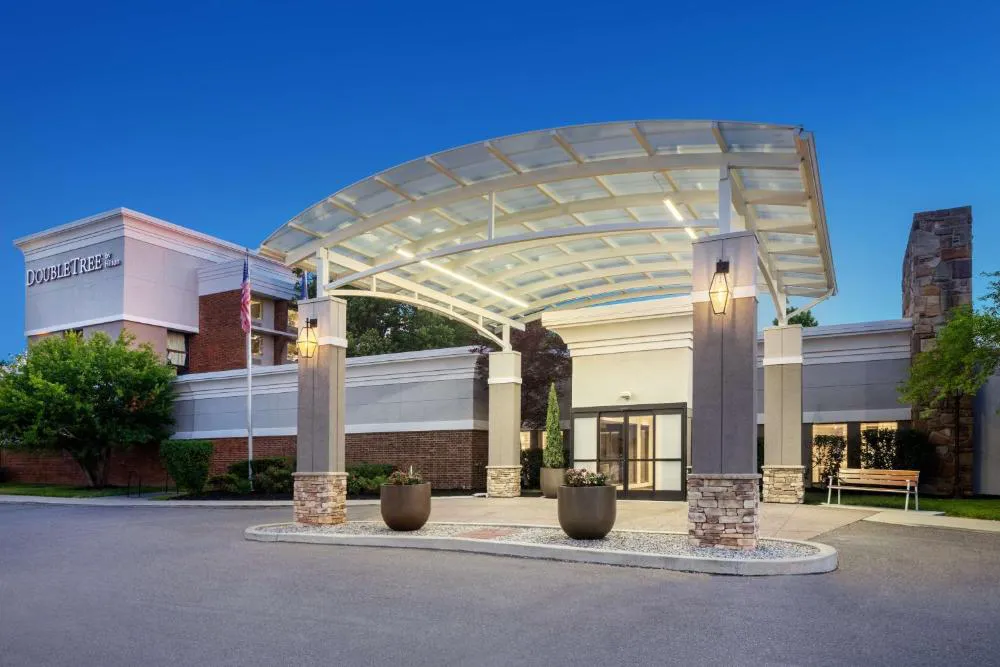 DoubleTree by Hilton Ann Arbor North hotel hero