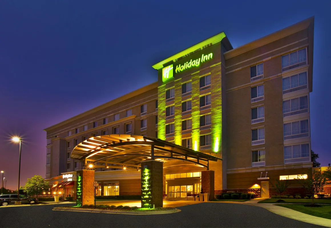Holiday Inn Detroit Metro Airport by IHG hotel hero