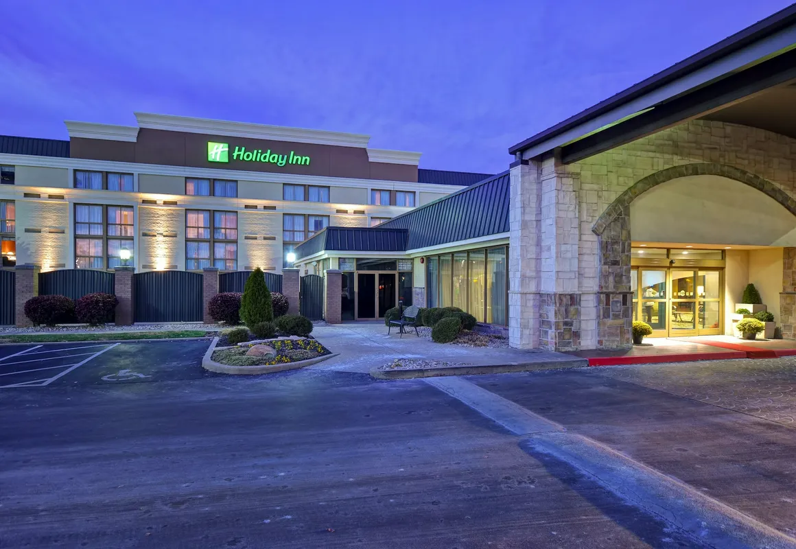 Holiday Inn Cincinnati-Riverfront by IHG hotel hero