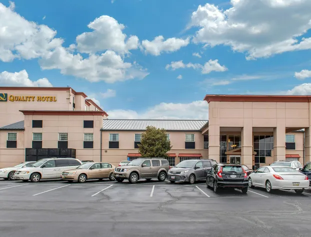 Quality Hotel Conference Center Cincinnati Blue Ash hotel detail image 1