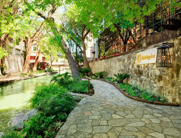 Holiday Inn San Antonio - Riverwalk by IHG hotel detail image 2