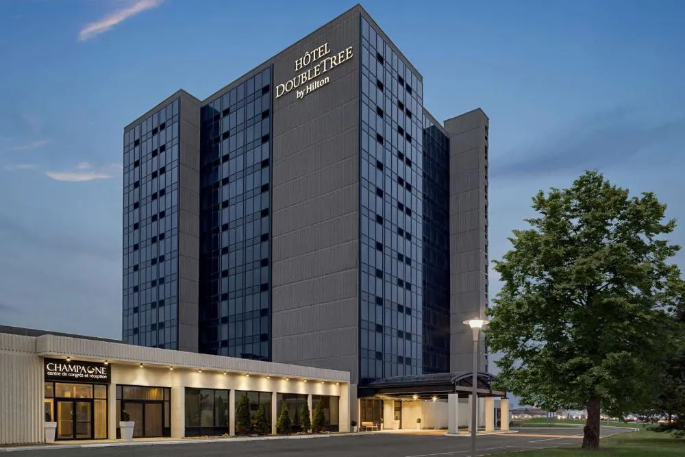 DoubleTree by Hilton Pointe Claire Montreal Airport West hotel hero