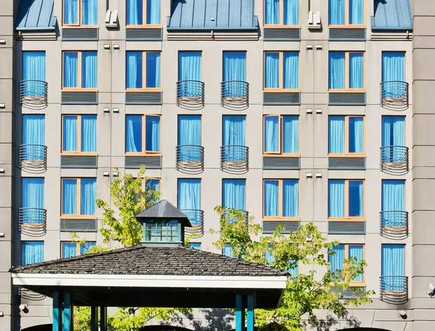 Holiday Inn Hotel & Suites North Vancouver by IHG hotel detail image 2