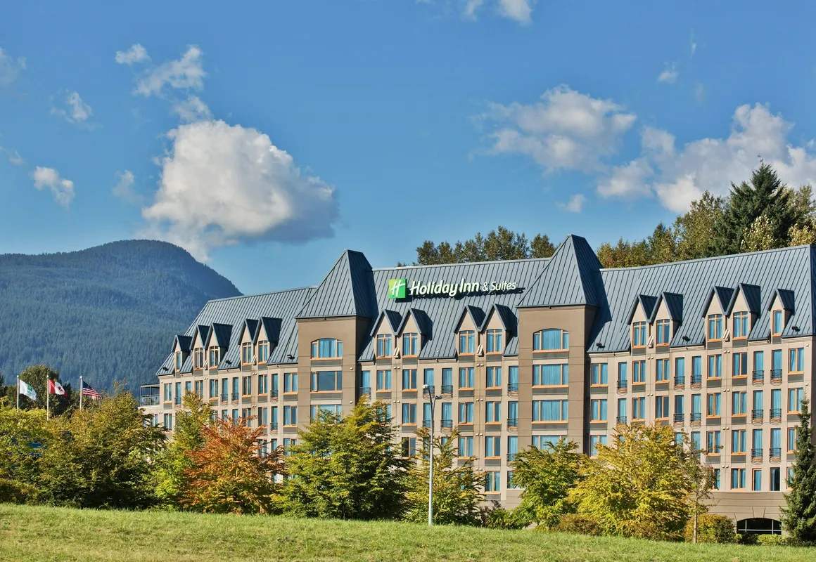 Holiday Inn Hotel & Suites North Vancouver by IHG hotel hero