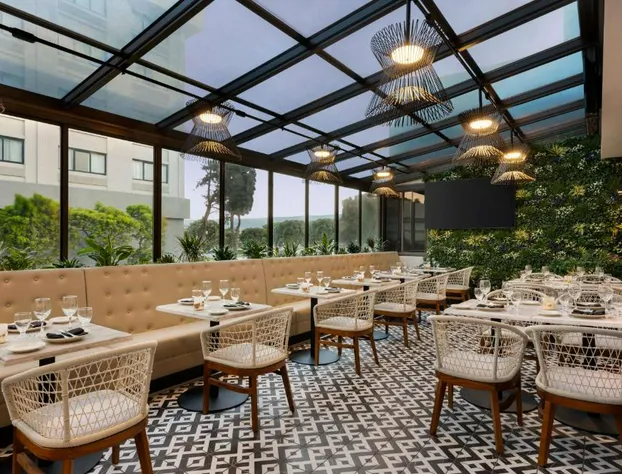 DoubleTree by Hilton San Francisco South Airport Blvd hotel detail image 2