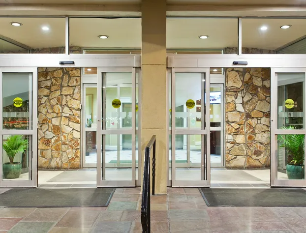 Holiday Inn Charleston Riverview by IHG hotel detail image 3