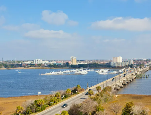 Holiday Inn Charleston Riverview by IHG hotel detail image 4