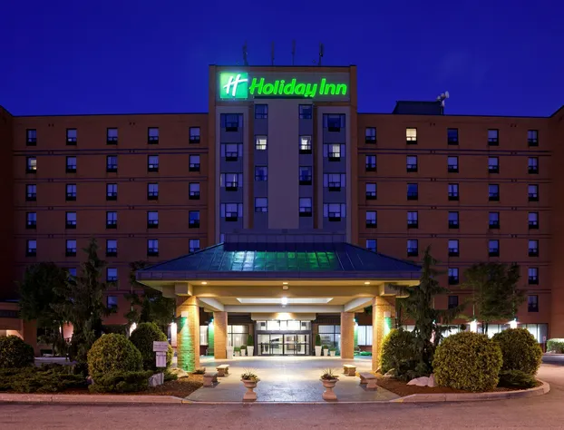Holiday Inn & Suites Windsor Ambassador Bridge by IHG hotel detail image 3