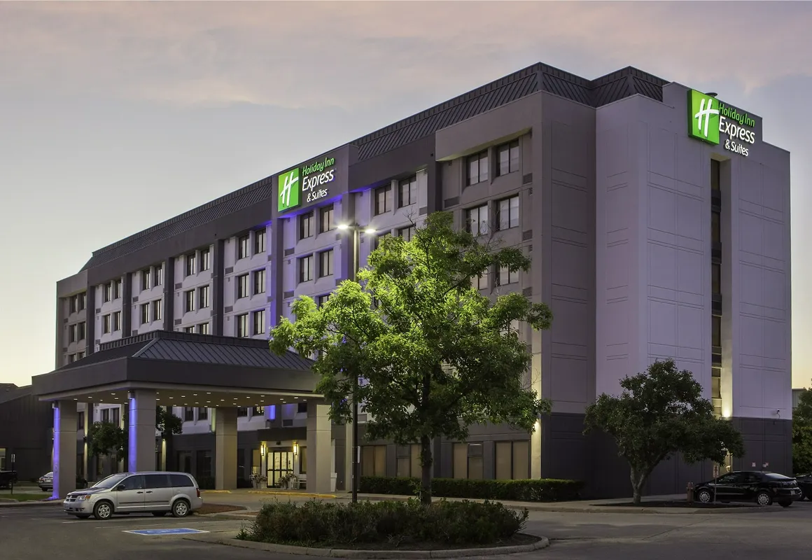 Holiday Inn Express & Suites Mississauga-Toronto Southwest by IHG hotel hero
