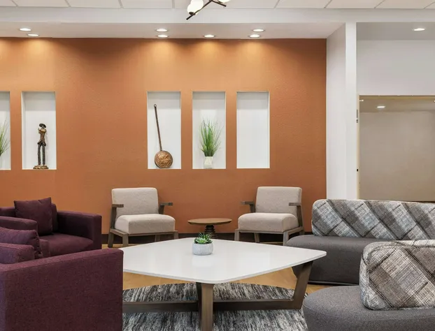 DoubleTree by Hilton Greensboro Airport hotel detail image 2