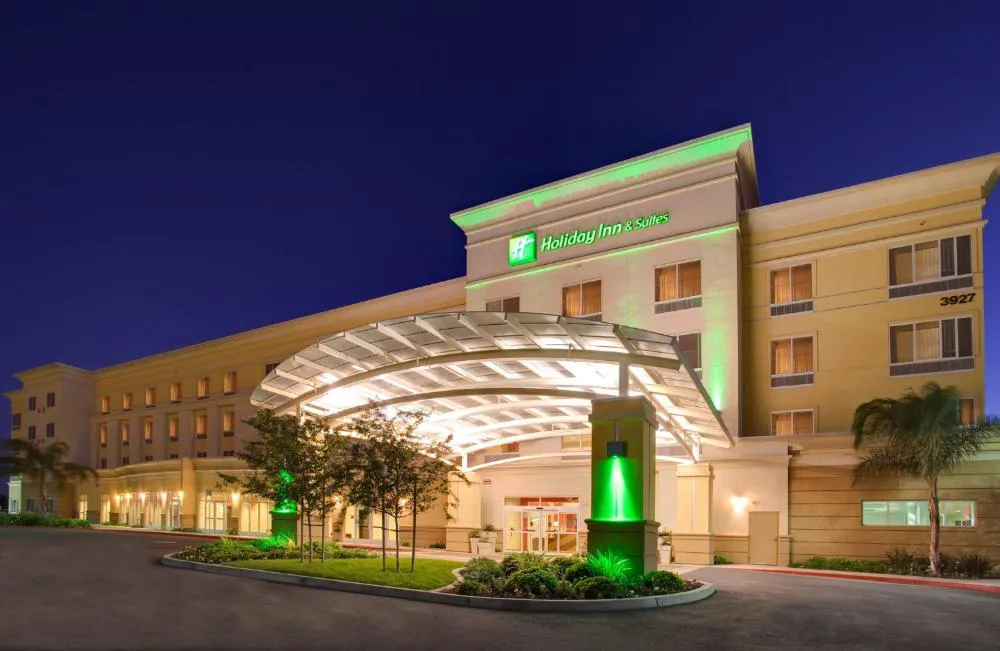 Holiday Inn & Suites Bakersfield by IHG hotel hero