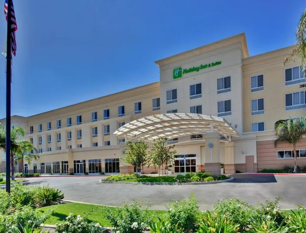 Holiday Inn & Suites Bakersfield by IHG hotel detail image 1