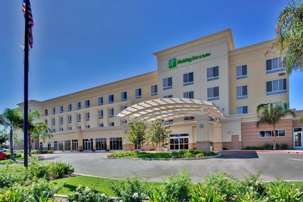 Holiday Inn & Suites Bakersfield by IHG hotel hero