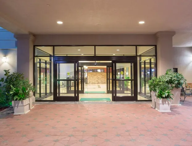 Wyndham Grand Executive Center Little Rock Airport hotel detail image 2