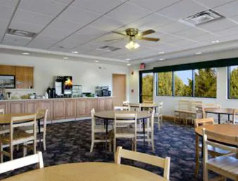 Super 8 by Wyndham Alma hotel detail image 4