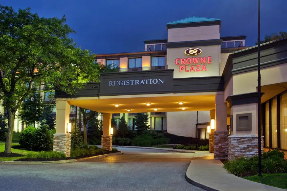 Ramada by Wyndham Cleveland Independence hotel hero