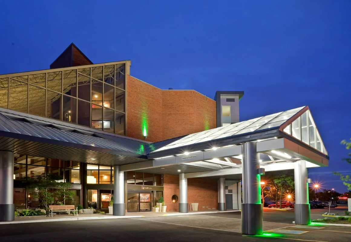 Holiday Inn Oakville Centre by IHG hotel hero