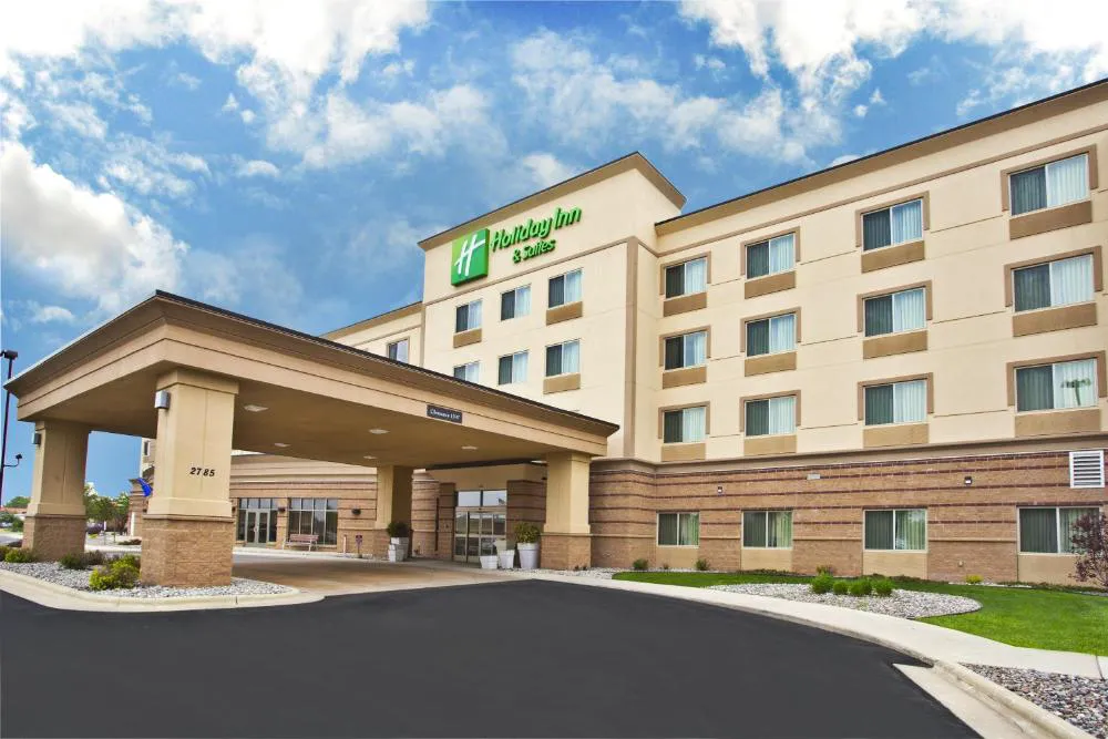 Holiday Inn & Suites Green Bay Stadium by IHG hotel hero