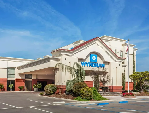 Wyndham Visalia hotel detail image 1