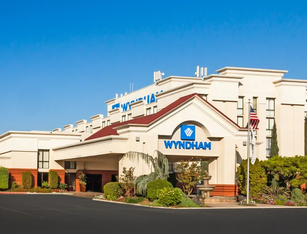 Wyndham Visalia hotel detail image 2