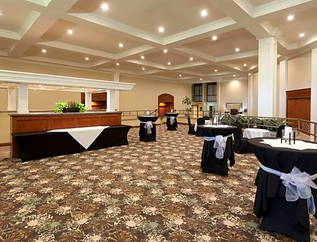 Wyndham Visalia hotel detail image 1