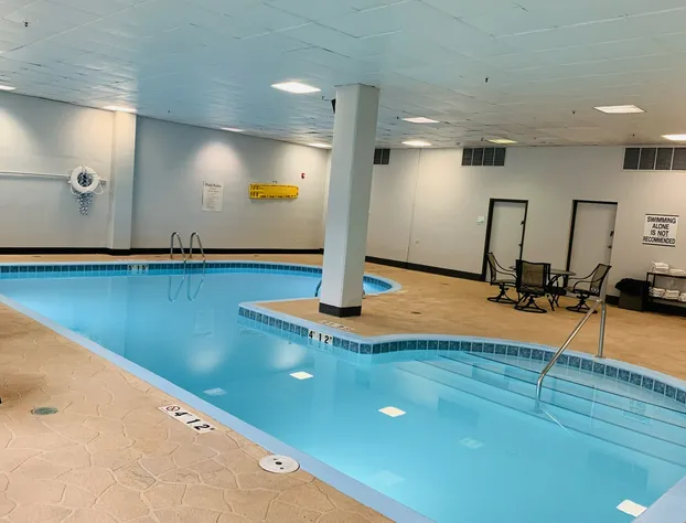 Quality Inn & Suites Downtown Mansfield hotel detail image 4