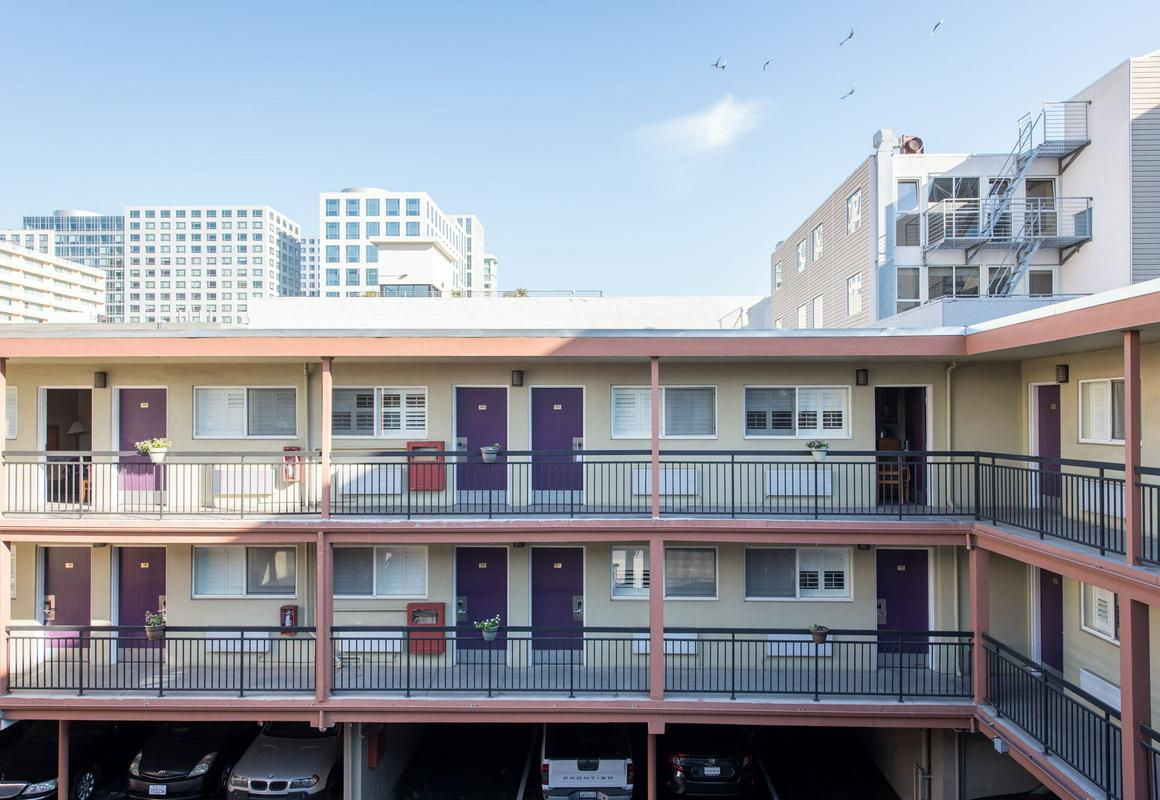 SOMA Park Inn – Civic Center hotel hero