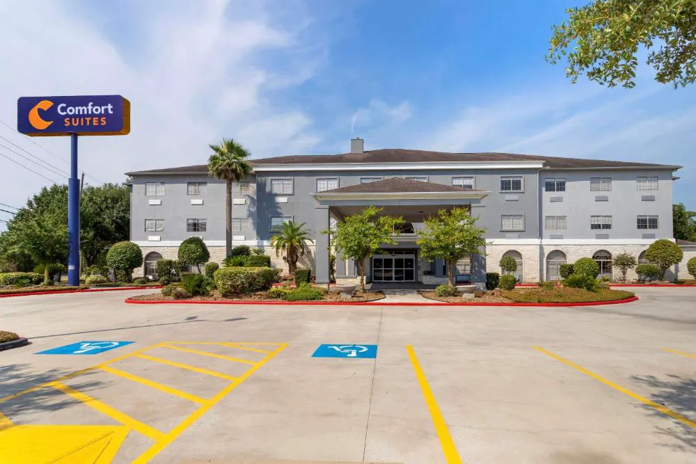 Comfort Suites Kingwood Houston North hotel hero