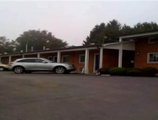 Hotel O Relax Inn Lewisburg near I-64 hotel detail image 1