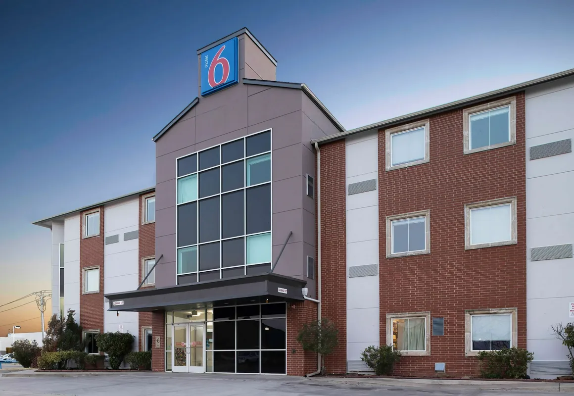 Motel 6 Norman, OK hotel hero