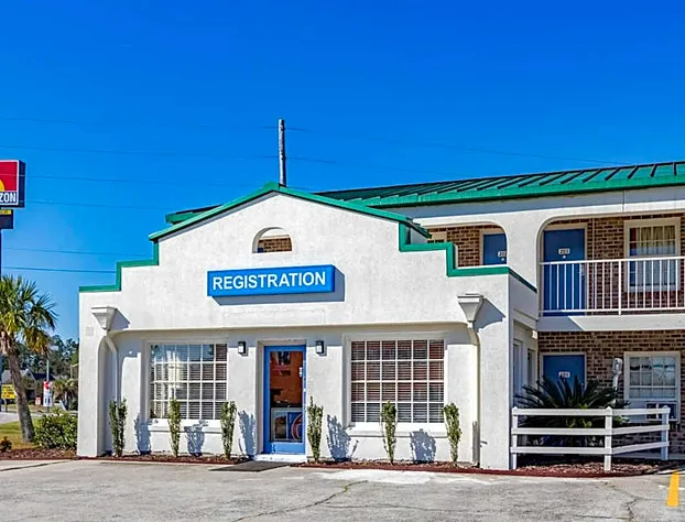 Motel 6 Walterboro, SC hotel detail image 1