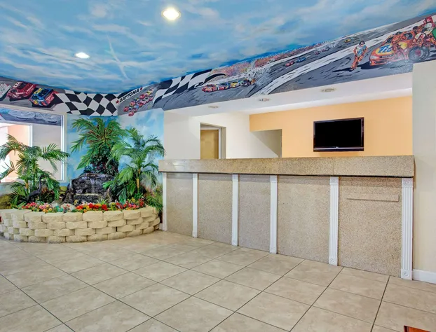 Super 8 by Wyndham Daytona Beach hotel detail image 3