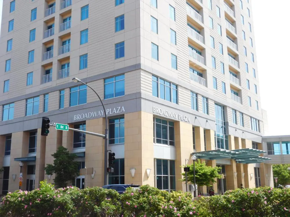 Broadway Plaza, Trademark Collection by Wyndham hotel hero