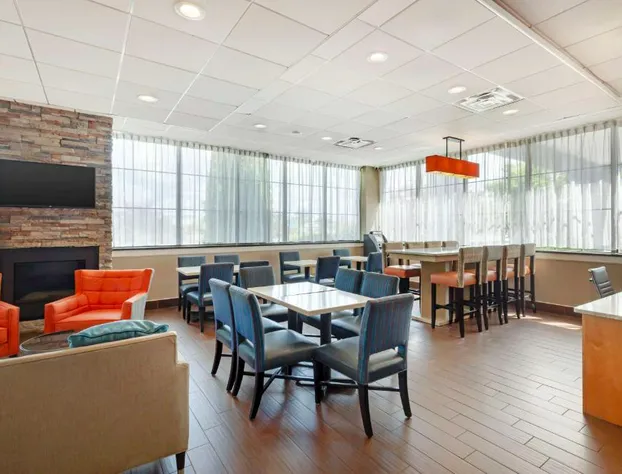 Best Western Hartford Hotel & Suites hotel detail image 1