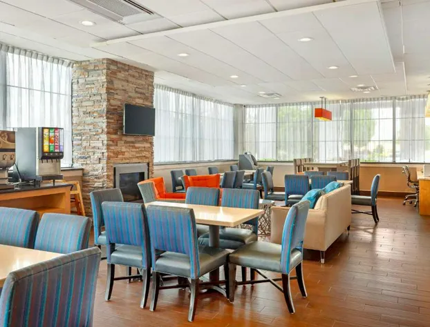 Best Western Hartford Hotel & Suites hotel detail image 3