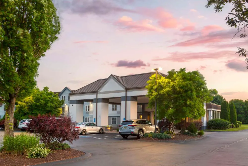 Best Western Hartford Hotel & Suites hotel hero