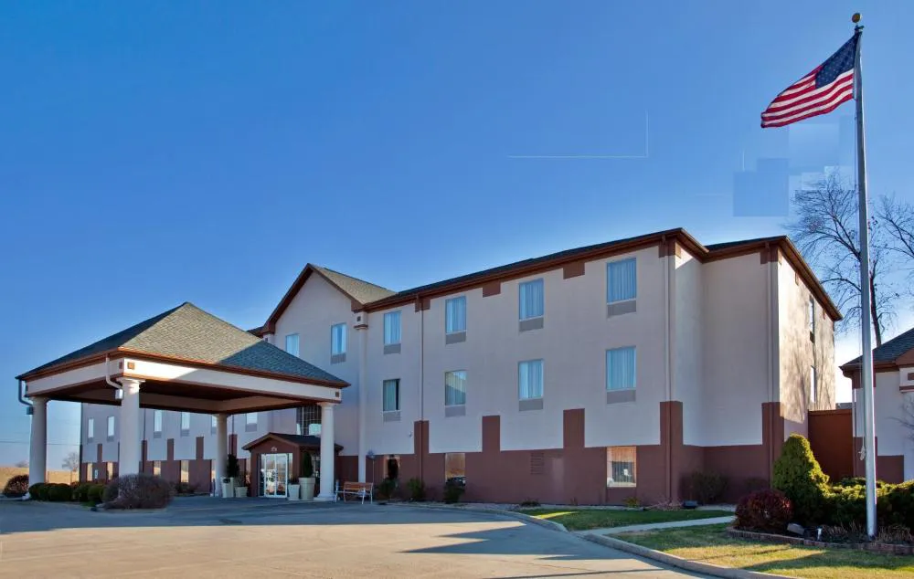 Seasons Inn & Suites Highland hotel hero