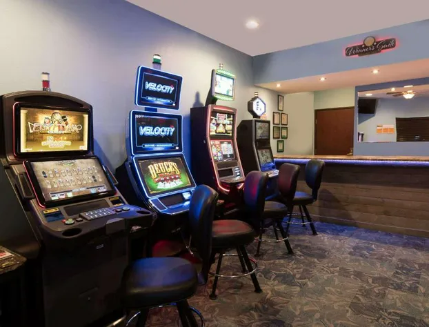 Seasons Inn & Suites Highland hotel detail image 2