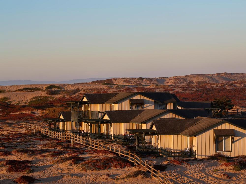 Sanctuary Beach Resort hotel hero