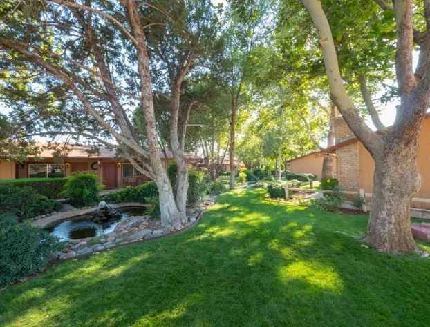 Sky Ranch Lodge hotel detail image 4