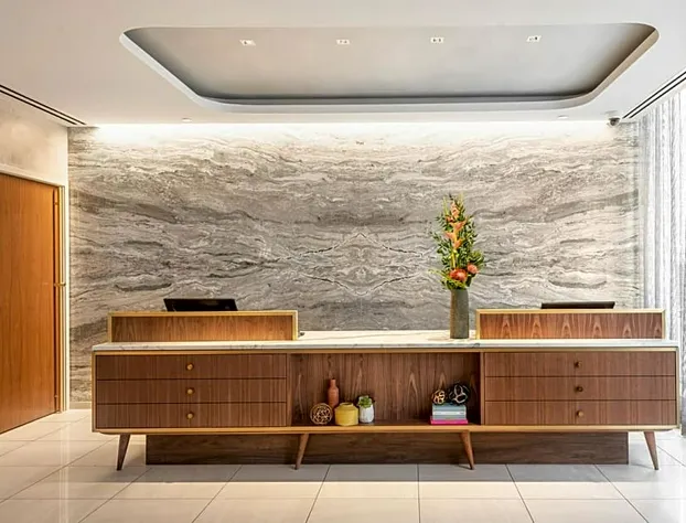 Le Méridien Essex Chicago hotel detail image 1