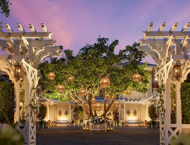 Shutters on the Beach hotel detail image 1