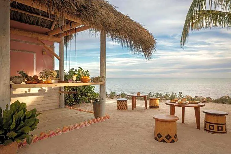 Islander Resort hotel hero