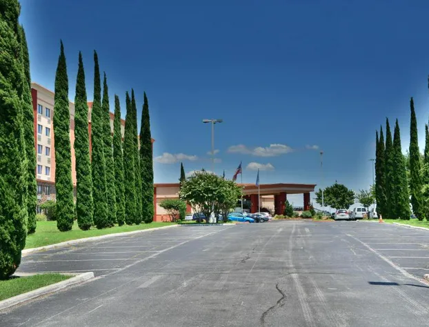 Lux Hotel and Spa hotel detail image 3