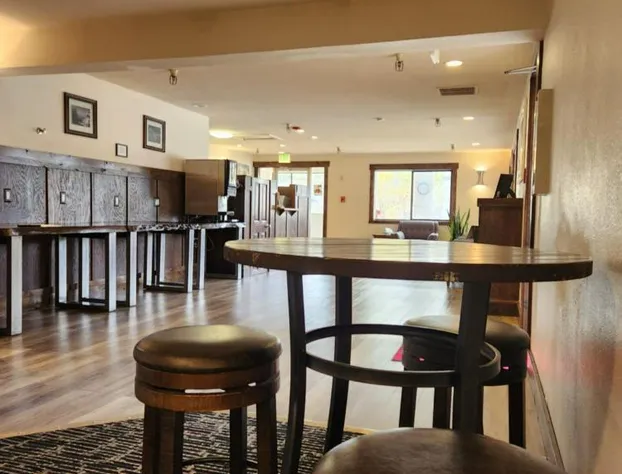 Luxury Inn And Suites hotel detail image 4