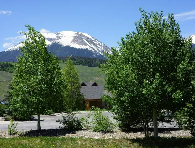 Luxury Inn And Suites hotel detail image 3