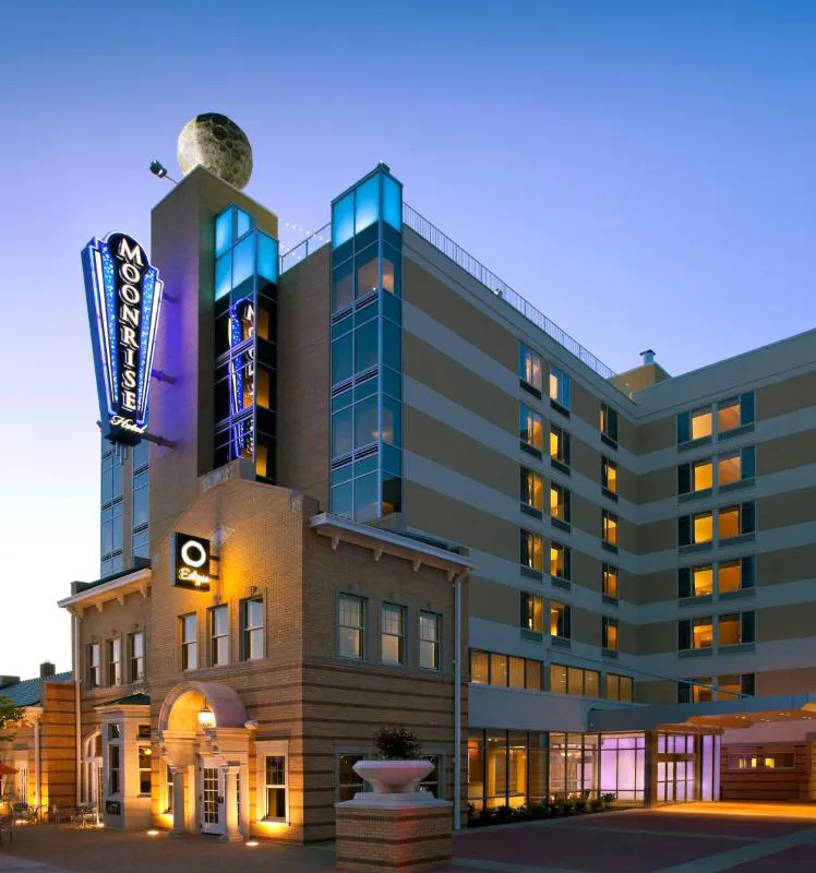 Moonrise Hotel hotel hero